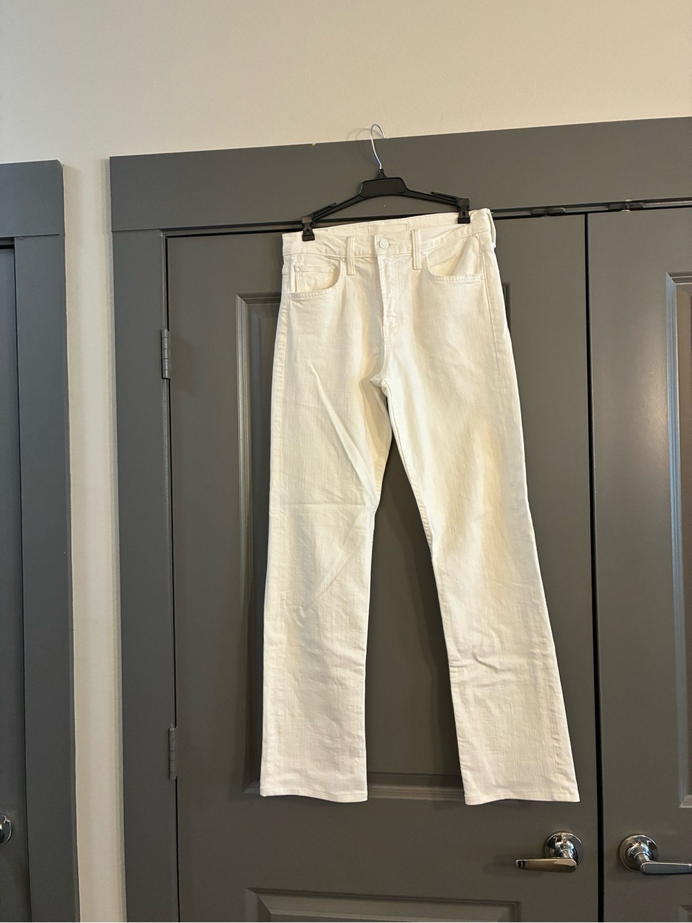 MOTHER White Denim Jeans - Clean Pocket Detail
